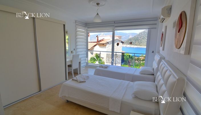 Image No.17-3 Bed Villa for sale