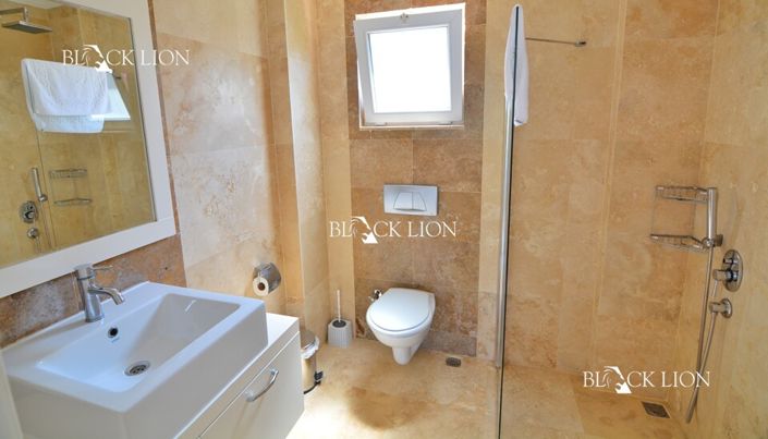 Image No.18-3 Bed Villa for sale