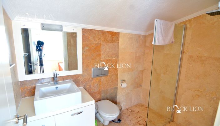 Image No.21-3 Bed Villa for sale