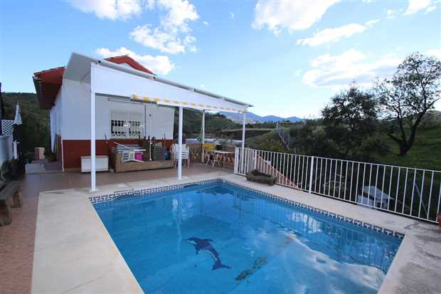 Image No.2-Propriété de 7 chambres à vendre à Guaro