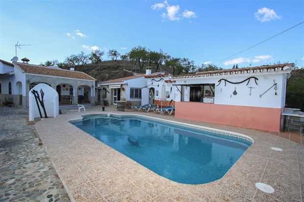 Image No.6-Propriété de 7 chambres à vendre à Guaro