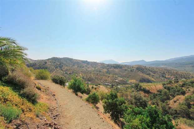 Image No.9-Propriété de 6 chambres à vendre à Monda