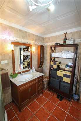 Image No.21-3 Bed Property for sale