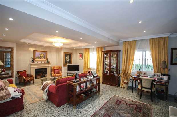 Image No.15-6 Bed Property for sale