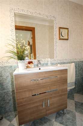 Image No.24-6 Bed Property for sale