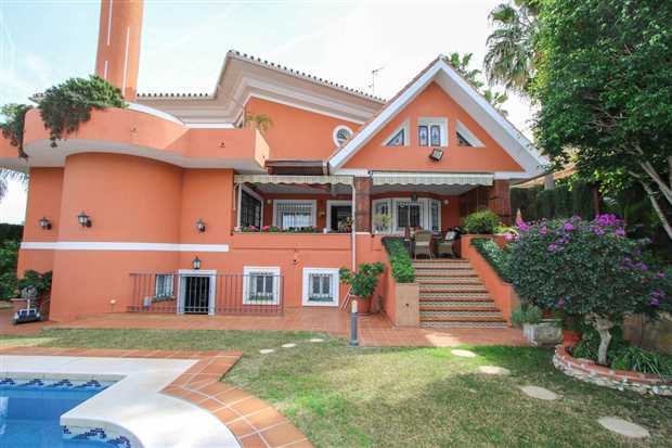 Image No.7-6 Bed Property for sale