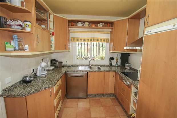 Image No.13-5 Bed Property for sale