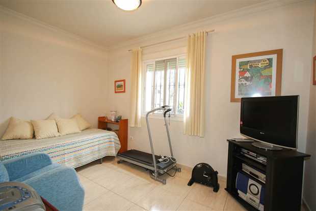 Image No.18-5 Bed Property for sale