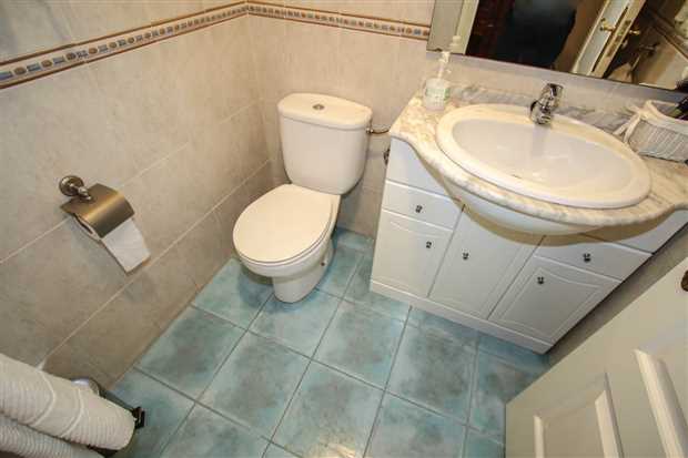 Image No.19-5 Bed Property for sale