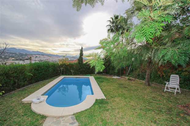 Image No.2-5 Bed Property for sale