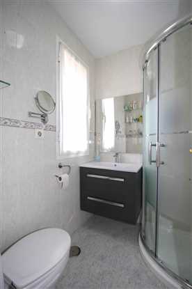 Image No.24-5 Bed Property for sale