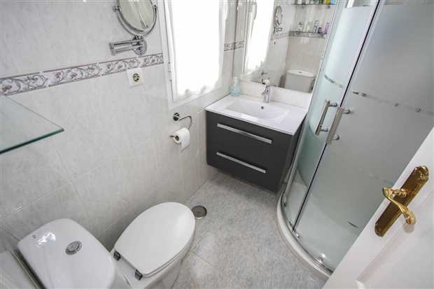 Image No.25-5 Bed Property for sale