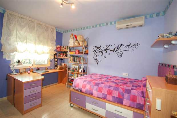 Image No.29-5 Bed Property for sale