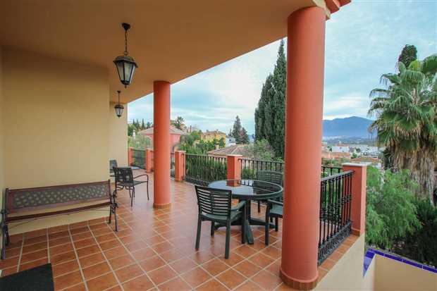 Image No.3-5 Bed Property for sale