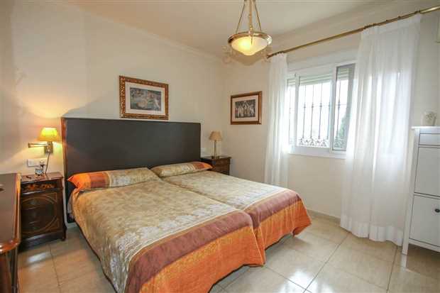 Image No.4-5 Bed Property for sale