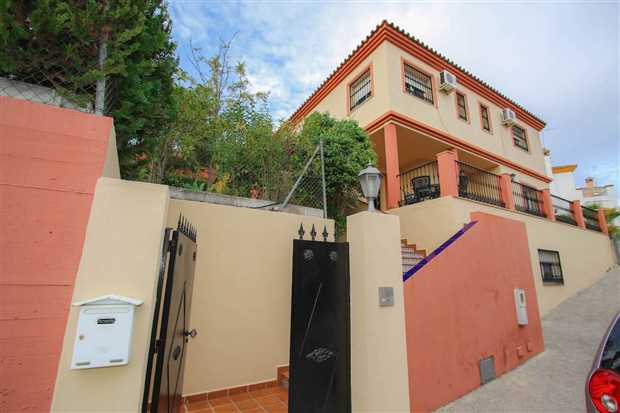 Image No.7-5 Bed Property for sale