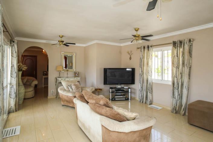 Image No.4-Propriété de 5 chambres à vendre à Monda