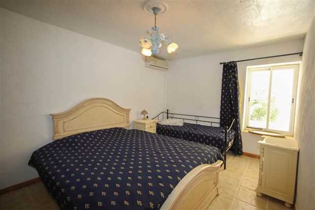 Image No.13-5 Bed Property for sale