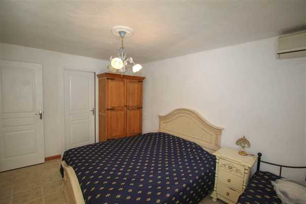 Image No.14-5 Bed Property for sale