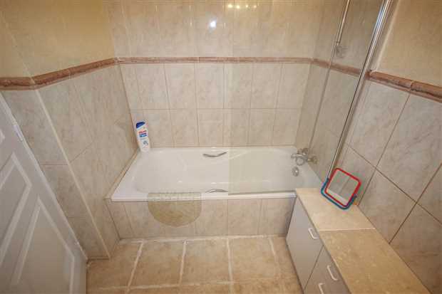 Image No.15-5 Bed Property for sale