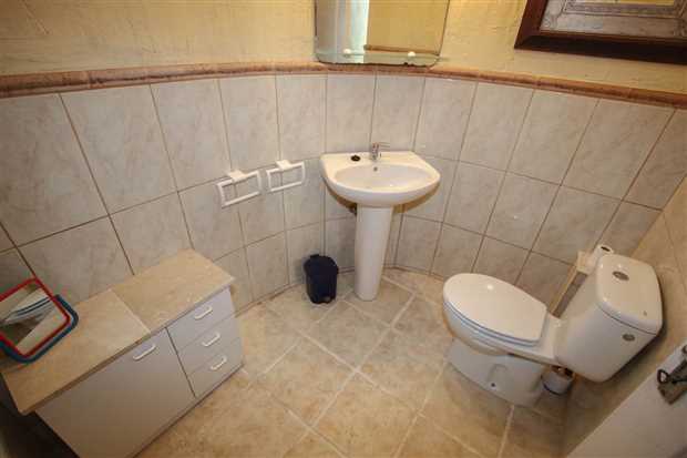 Image No.16-5 Bed Property for sale