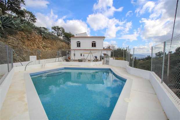 Image No.1-5 Bed Property for sale