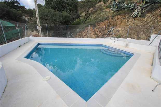 Image No.21-5 Bed Property for sale