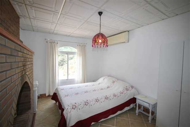 Image No.28-5 Bed Property for sale
