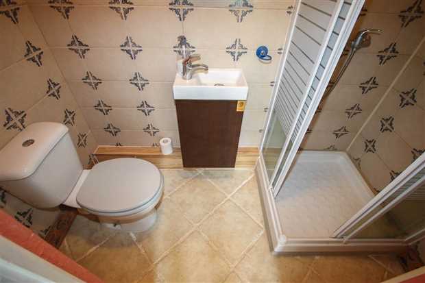 Image No.30-5 Bed Property for sale