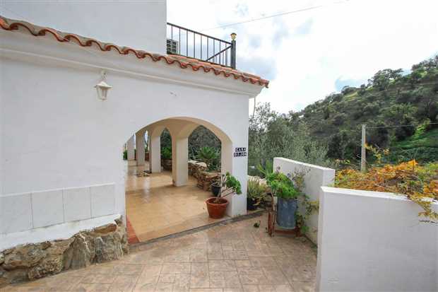 Image No.5-5 Bed Property for sale