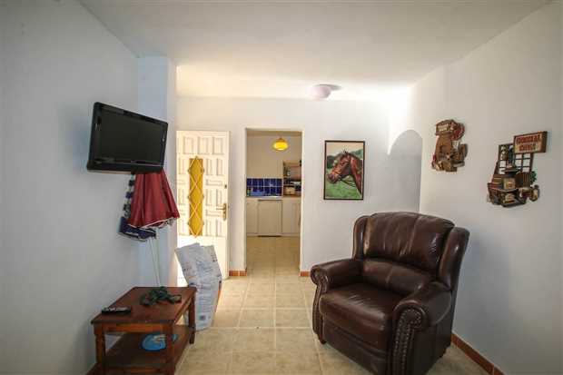 Image No.8-5 Bed Property for sale