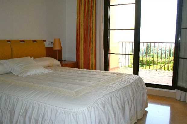 Image No.13-2 Bed Property for sale