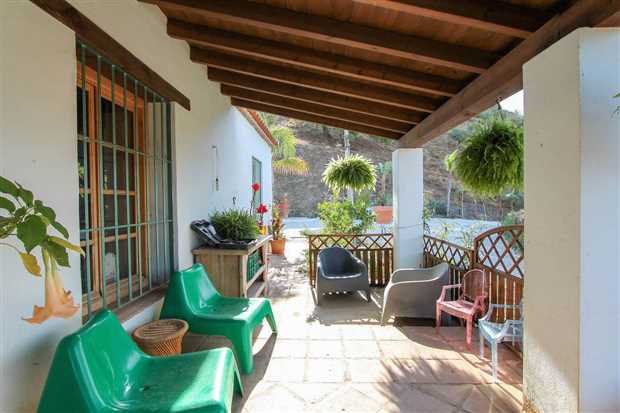 Image No.11-3 Bed Property for sale