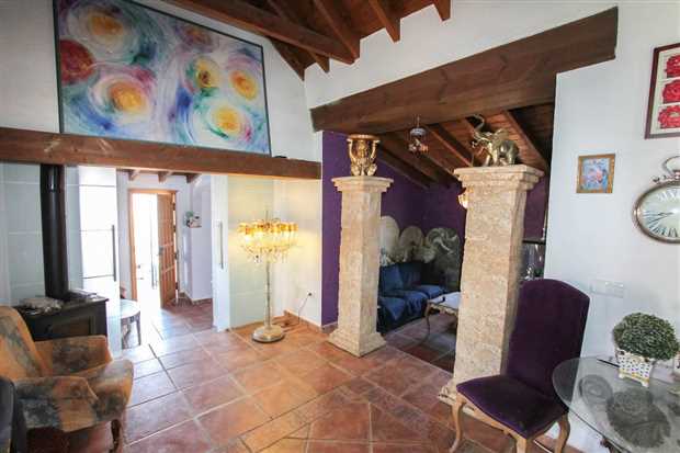 Image No.13-3 Bed Property for sale