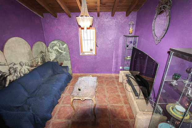 Image No.15-3 Bed Property for sale