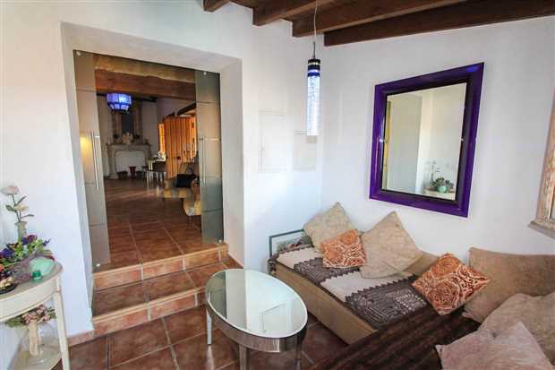 Image No.17-3 Bed Property for sale