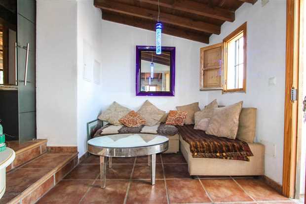 Image No.18-3 Bed Property for sale