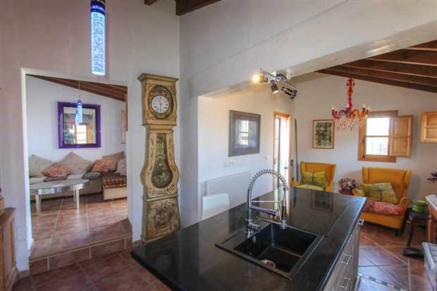 Image No.22-3 Bed Property for sale