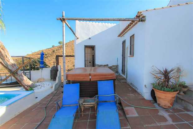 Image No.8-3 Bed Property for sale