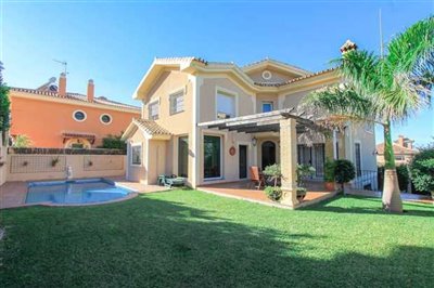 5 Bed Property for sale