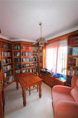 Image No.15-5 Bed Property for sale