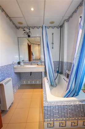 Image No.23-5 Bed Property for sale