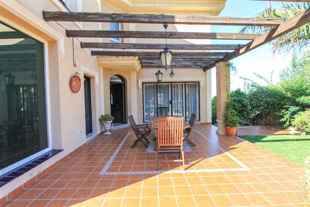 Image No.5-5 Bed Property for sale