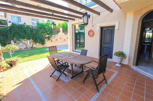 Image No.6-5 Bed Property for sale