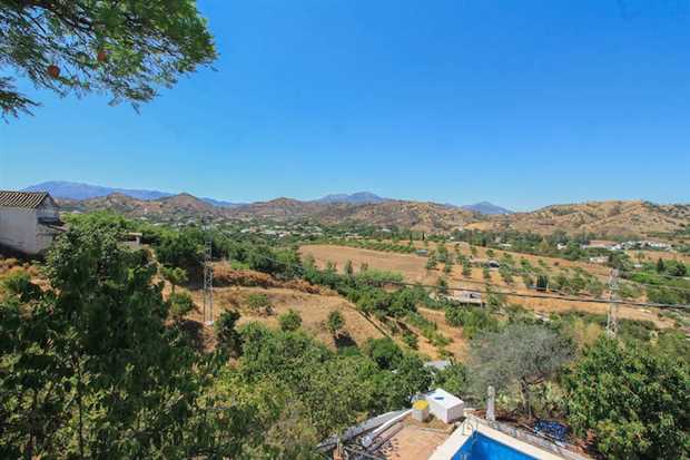 Image No.5-Propriété de 7 chambres à vendre à Coin