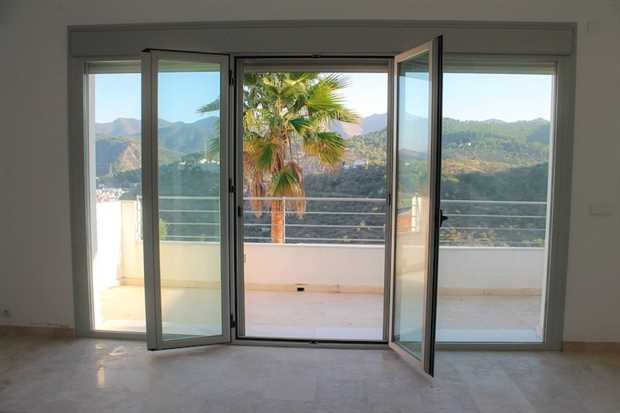 Image No.13-4 Bed Property for sale