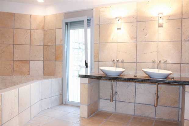 Image No.23-4 Bed Property for sale