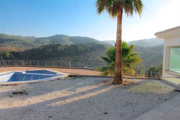 Image No.27-4 Bed Property for sale