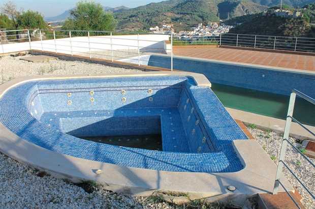 Image No.28-4 Bed Property for sale