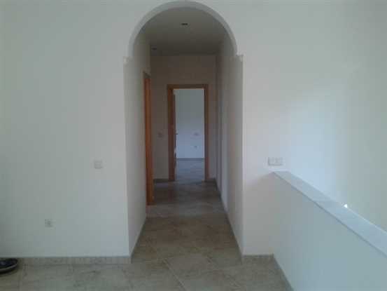 Image No.8-5 Bed Property for sale